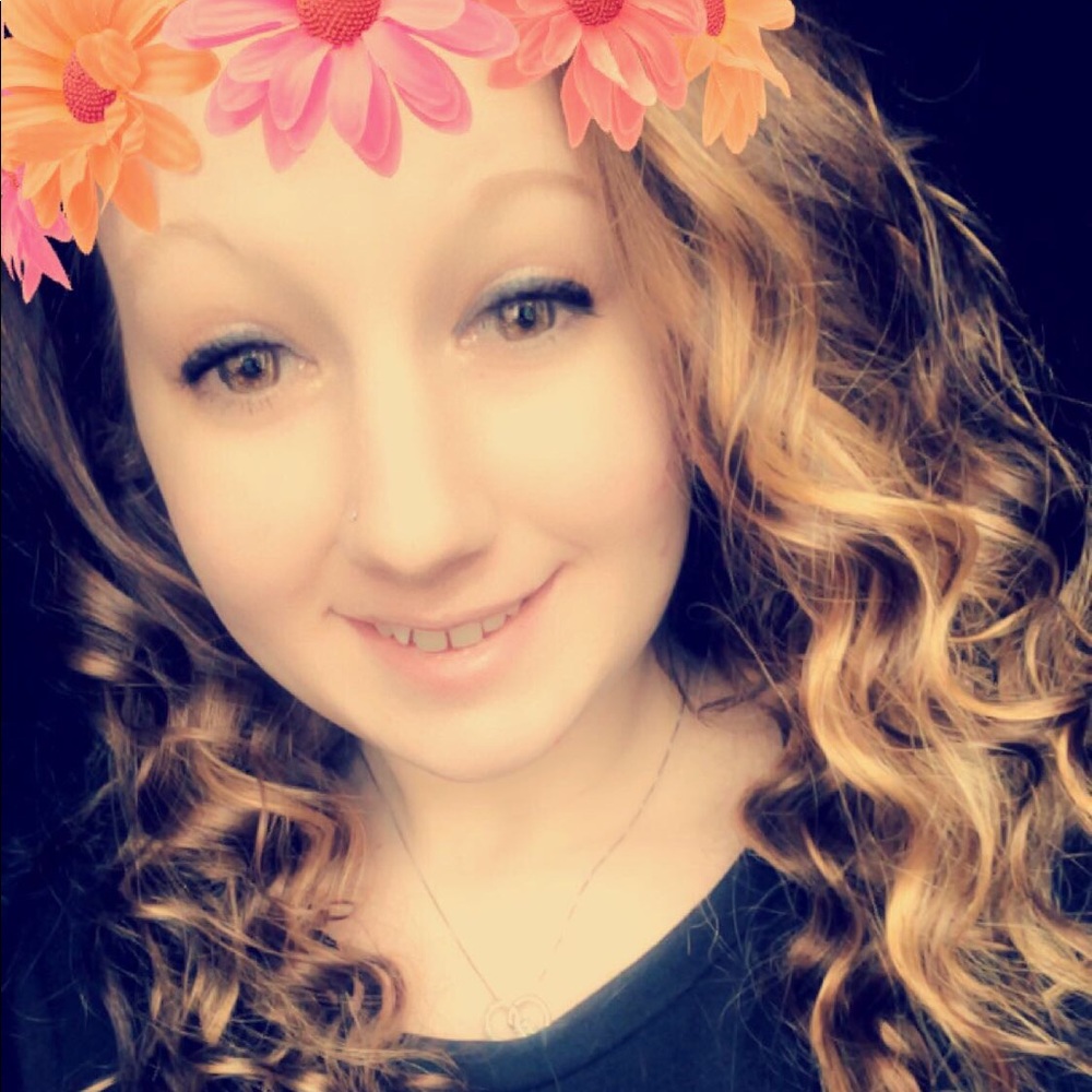 Meet your Posher, Cassandra